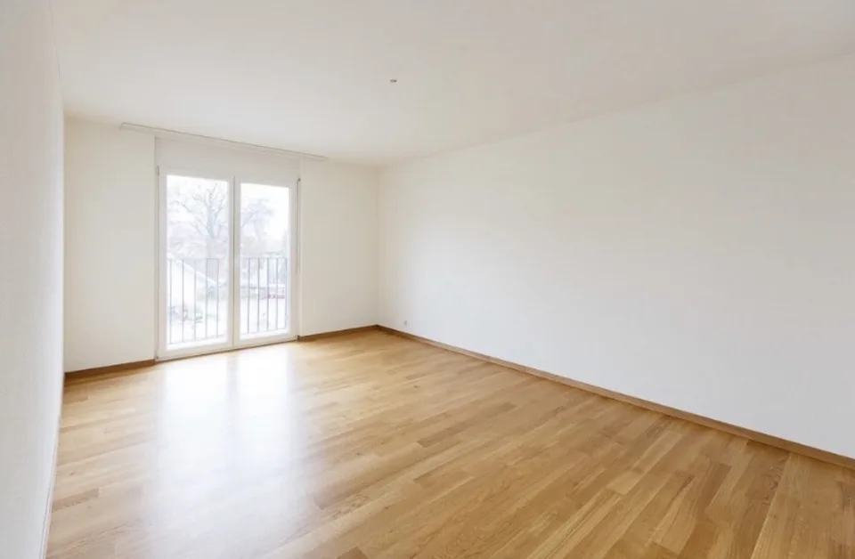 Well-located 3.5-room attic apartment with private laundry tower
