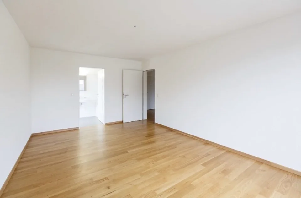 Well-located 3.5-room attic apartment with private laundry tower