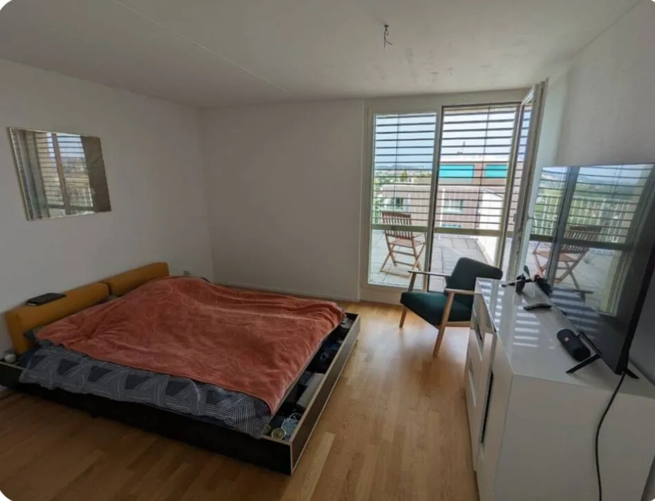 Penthouse apartment with fantastic views and terrace.