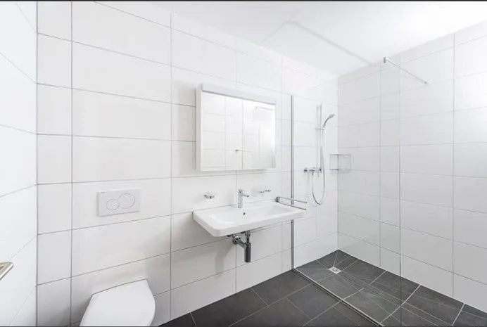 Living with plenty of light, comfort, and a great location!