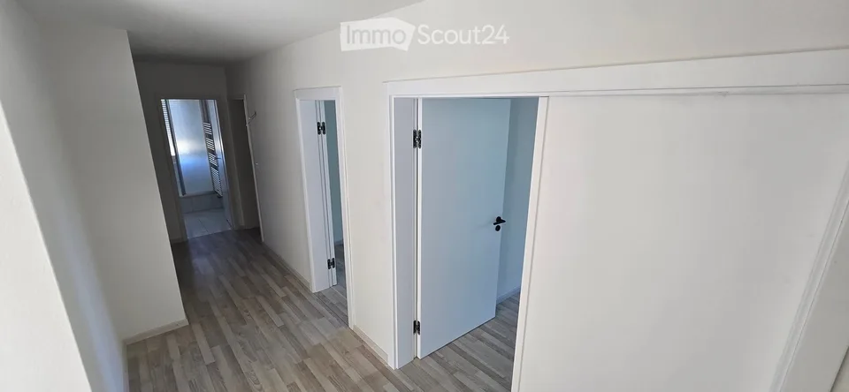 Spacious 5-room apartment with balcony and beautiful view in Zürich-Witikon