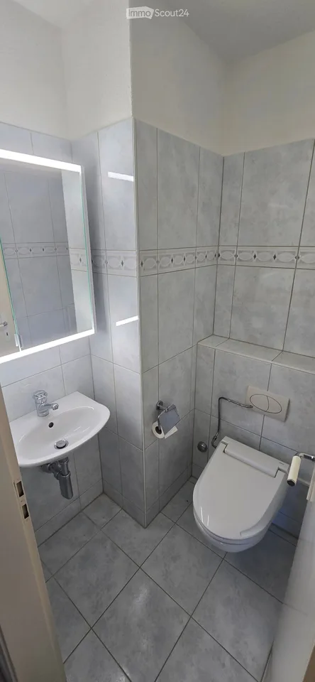 Spacious 5-room apartment with balcony and beautiful view in Zürich-Witikon