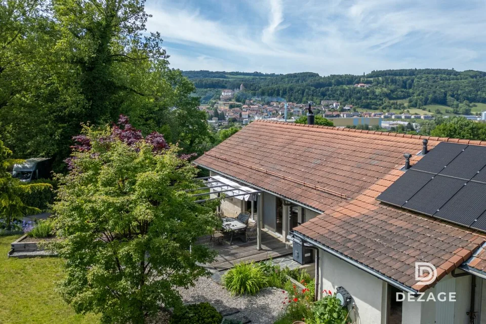 Villa in Curtilles: The calm of the countryside, just two steps from Lucens