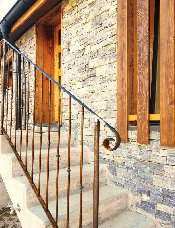 CHARMING VILLAGE HOUSE NEW AND ECOLOGICAL, WITH GARDEN AND PARKINGS