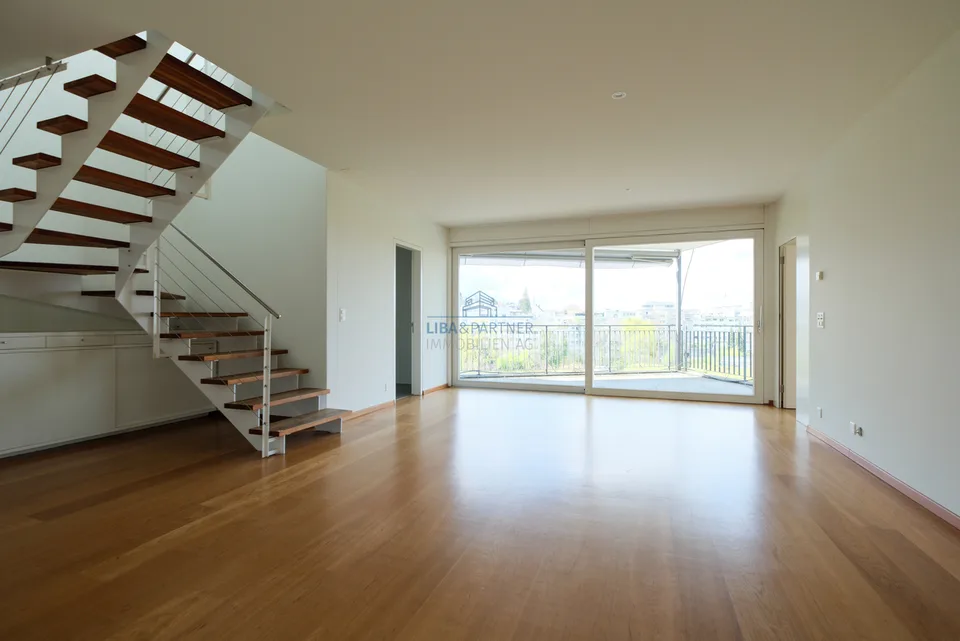 Attika-Maisonette mit unverbaubarem Weitblick über Binningen & Basel