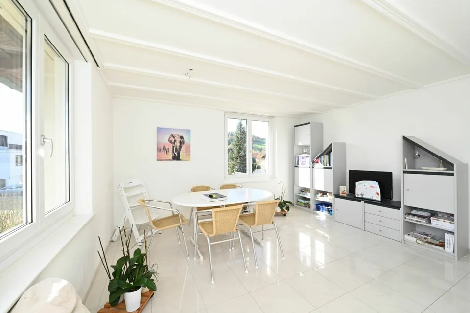 zu vermieten 4 Zi-Wohnung mit Essküche OG Kopie