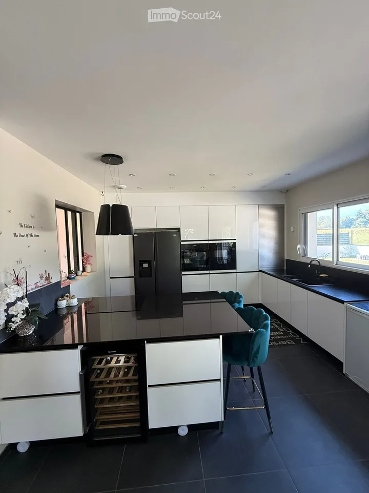 Schönes Zimmer in Wohngemeinschaft