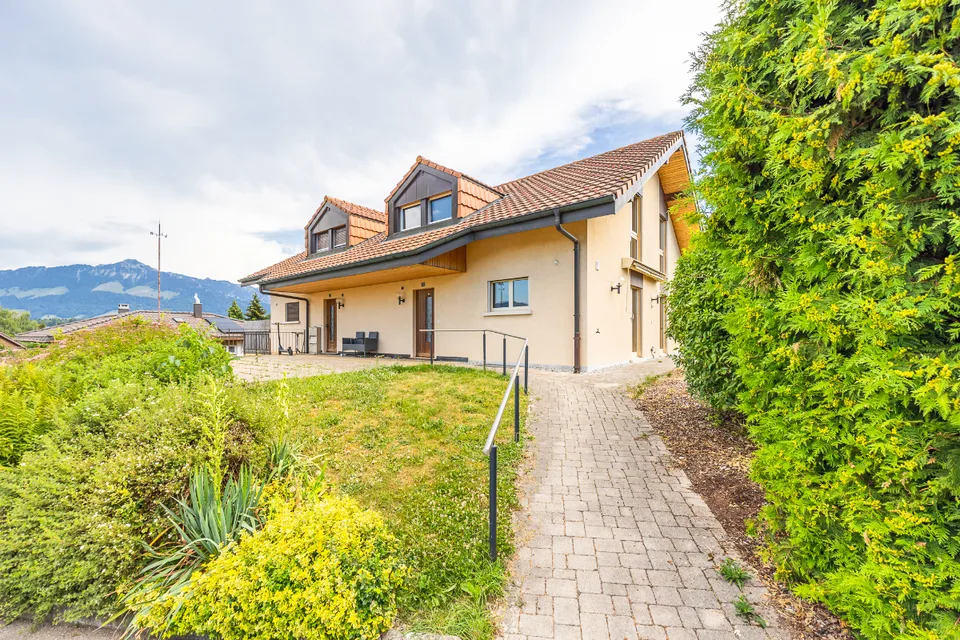 Rare object in Bulle: semi-detached house with 4½ rooms and garage