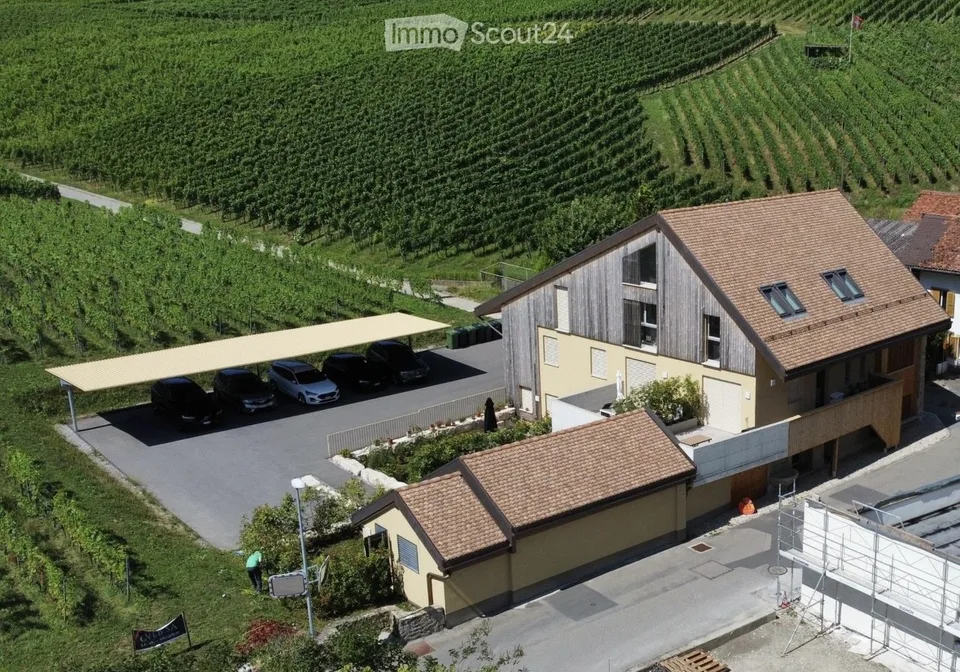 Takeover of lease 4.5-room apartment, 106 m² with 2 parking spaces