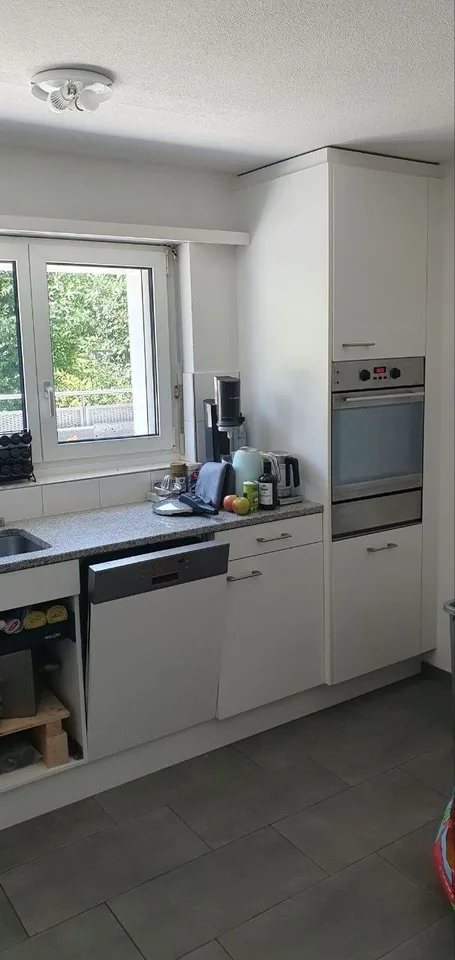 Reinforcement sought for our 3-person shared flat with 9.8m² room