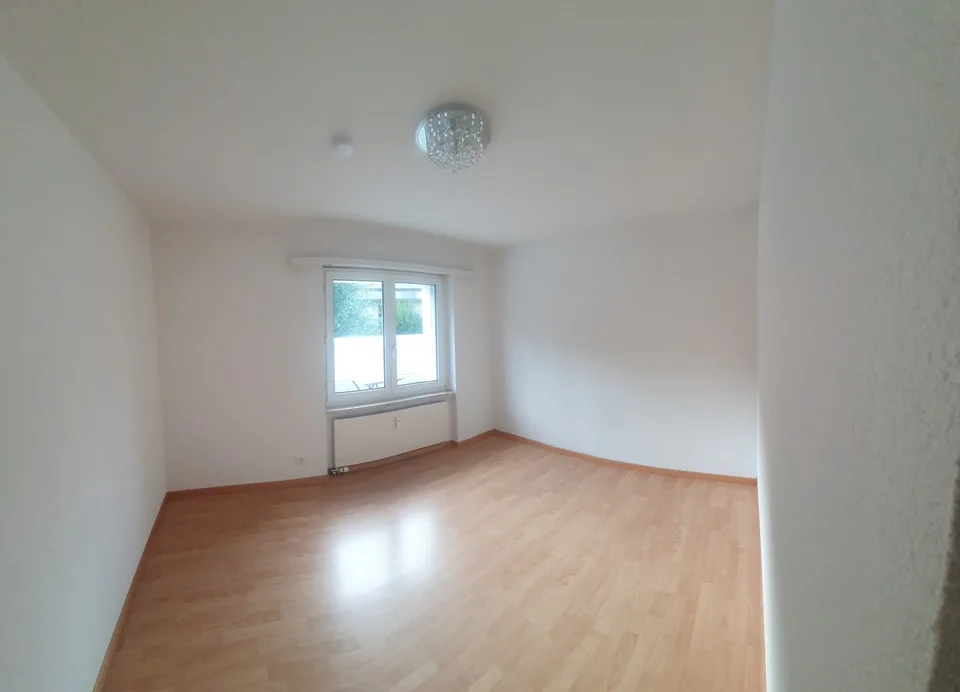 Reinforcement sought for our 3-person shared flat with 9.8m² room