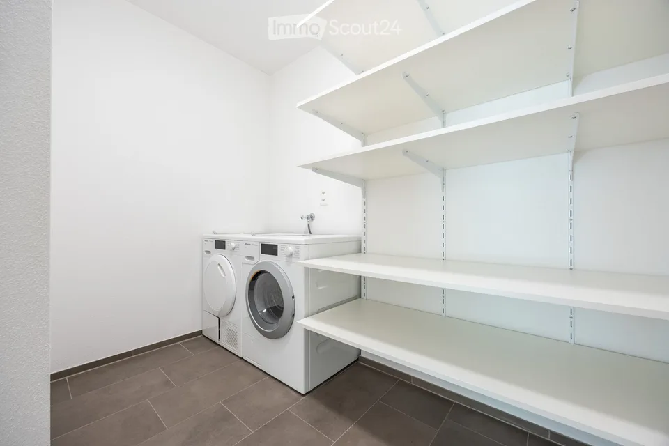 Grosse 3.5 Zimmer-Terrassenwohnung an ruhiger Lage