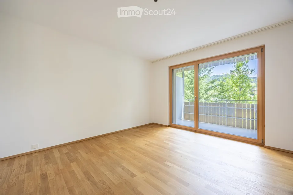 Grosse 3.5 Zimmer-Terrassenwohnung an ruhiger Lage