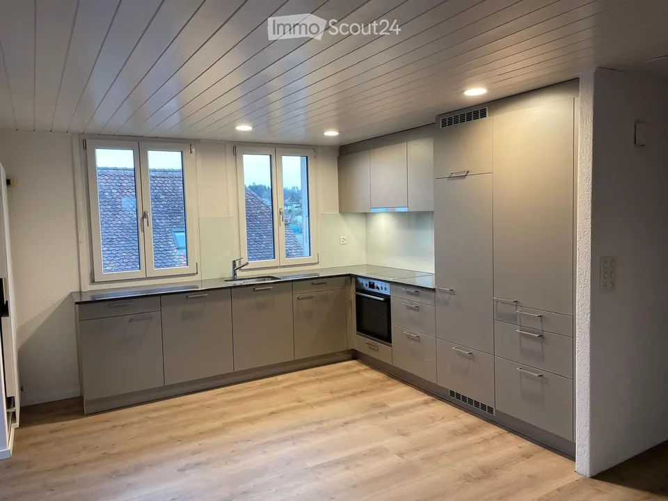 Charmante 4.5-Zimmer-Dachwohnung an der Langenthalstrasse in Aarwangen