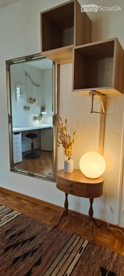Chambre meublée à sous-louer de suite