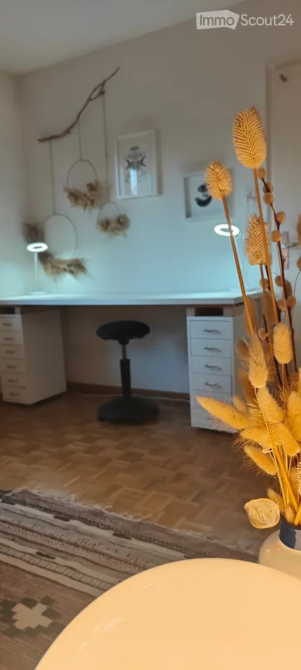 Chambre meublée à sous-louer de suite