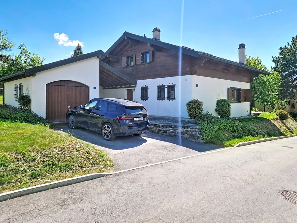 Grimisuat – Villa di 5,5 locali di 255 m² su un terreno di 830 m² con garage e posti auto