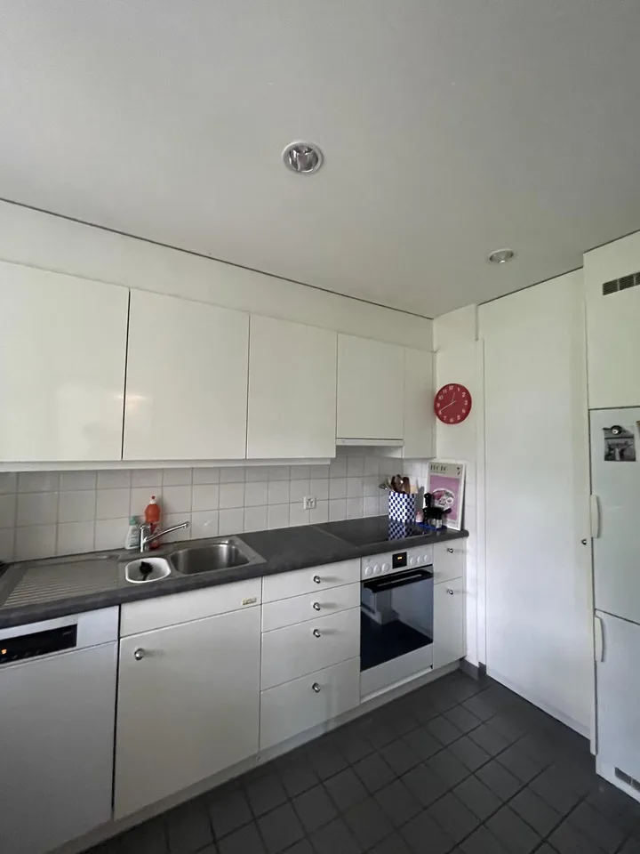 Befristetes WG-Zimmer in geräumiger 4.5-Wohnung