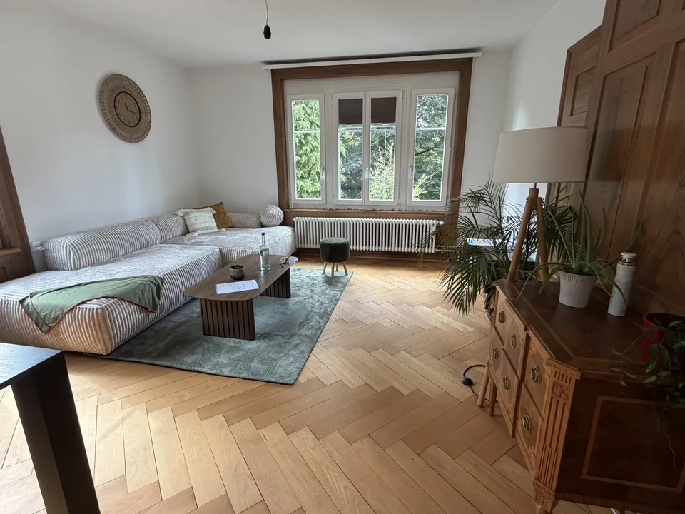 Zwei WG-Zimmer in schönem Altbau