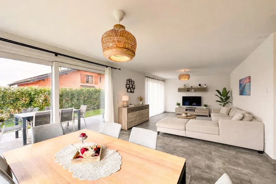 Semi-detached villa with 4.5 rooms in a family-friendly neighborhood
