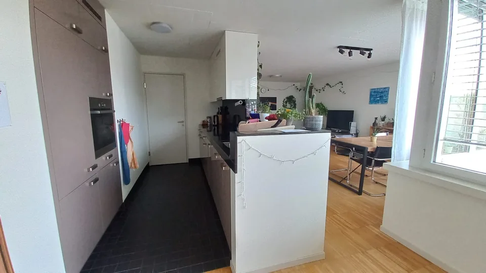 WG Zimmer in 5.5-Zimmer-Wohnung