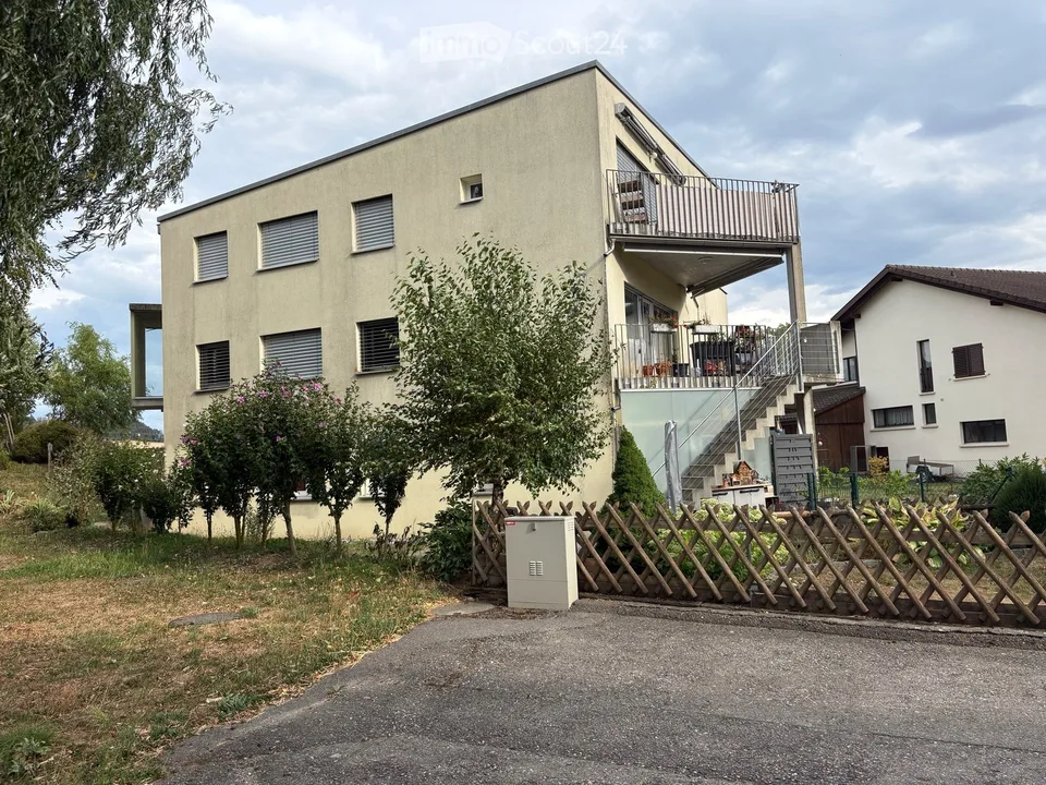 Spacious sunny and quiet apartment for 2 to 4 people