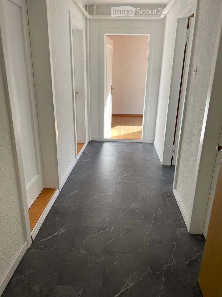 Sankt Imier - 3.5 Zimmer 70 m² mit Balkon - CHF 990.-