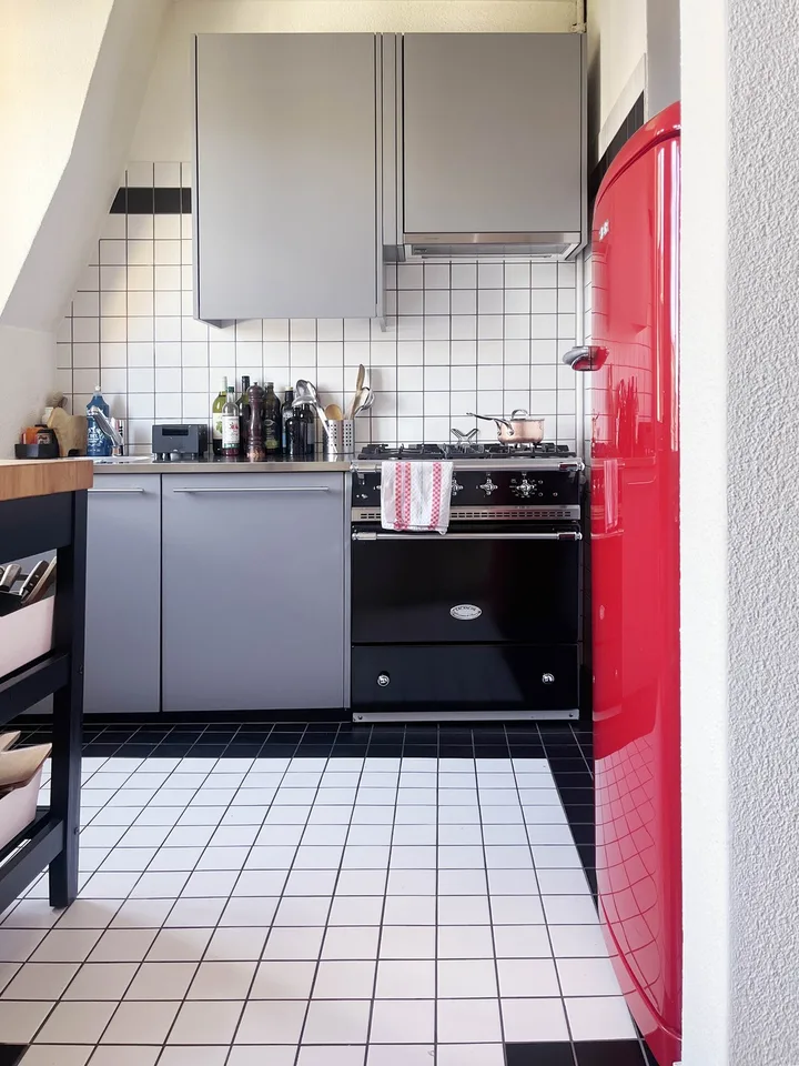 Schönes, möbliertes, helles Apartment (Untervermietung 6 Monate)