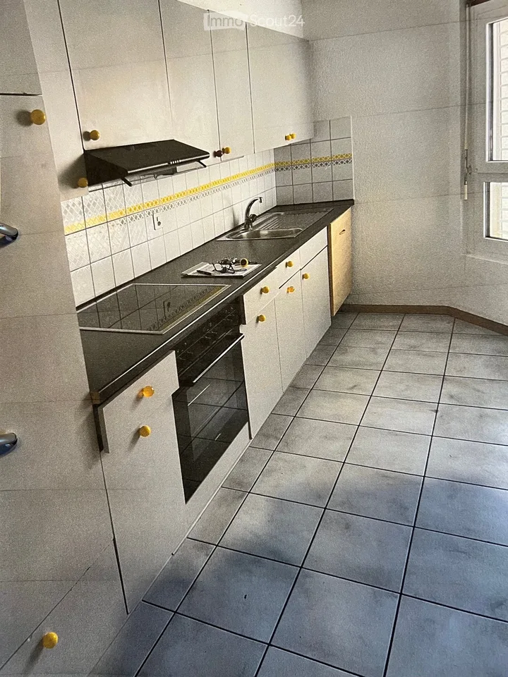 Helles 3.5-Zimmer-Wohnung in grüner Umgebung, nahe bei den Einrichtungen