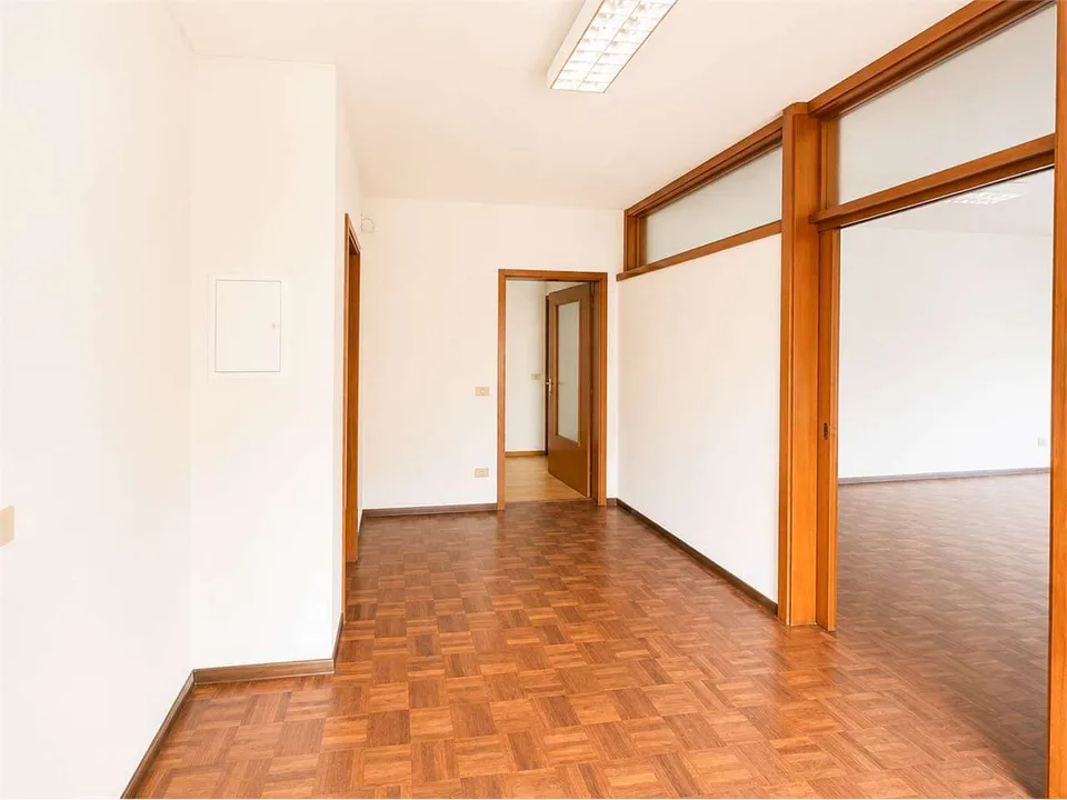 LUGANO LORETO | GROßZÜGIGE RÄUME, MAßGEFERTIGTE WOHNUNG – Foto 5 von 13