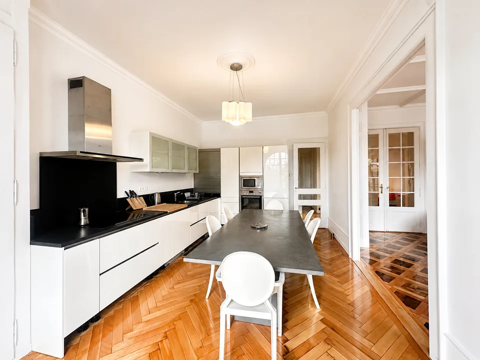 Bright 5.5-room apartment for rent – Rue de Lausanne, Geneva