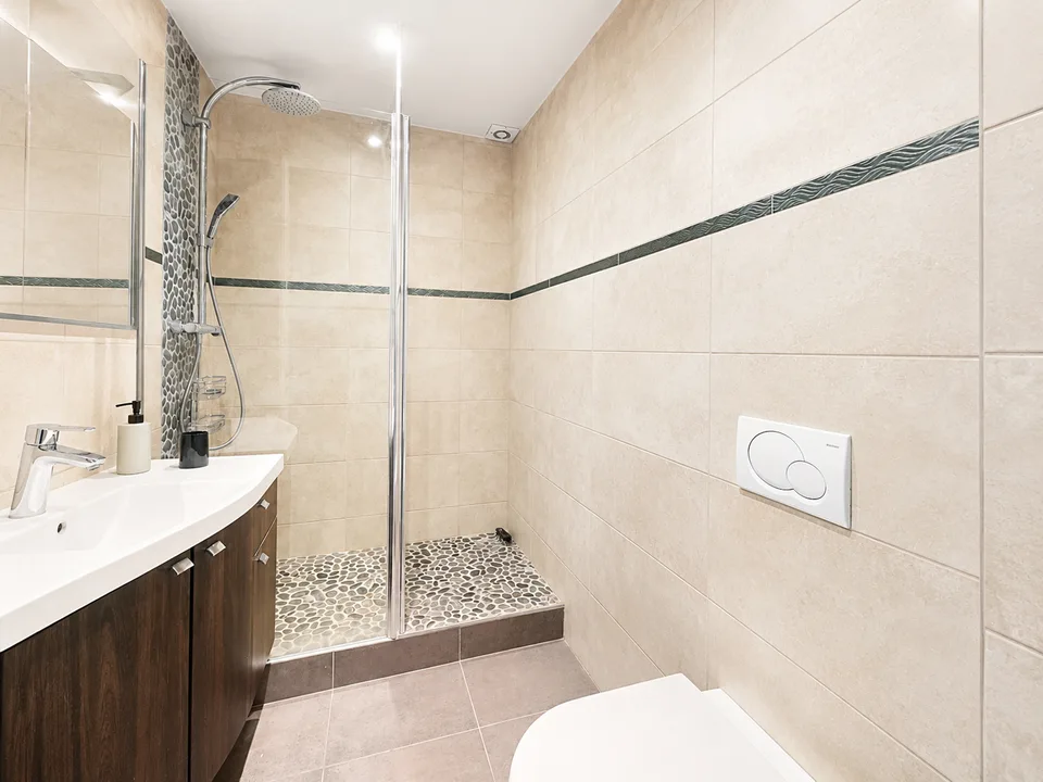 Bright 5.5-room apartment for rent – Rue de Lausanne, Geneva
