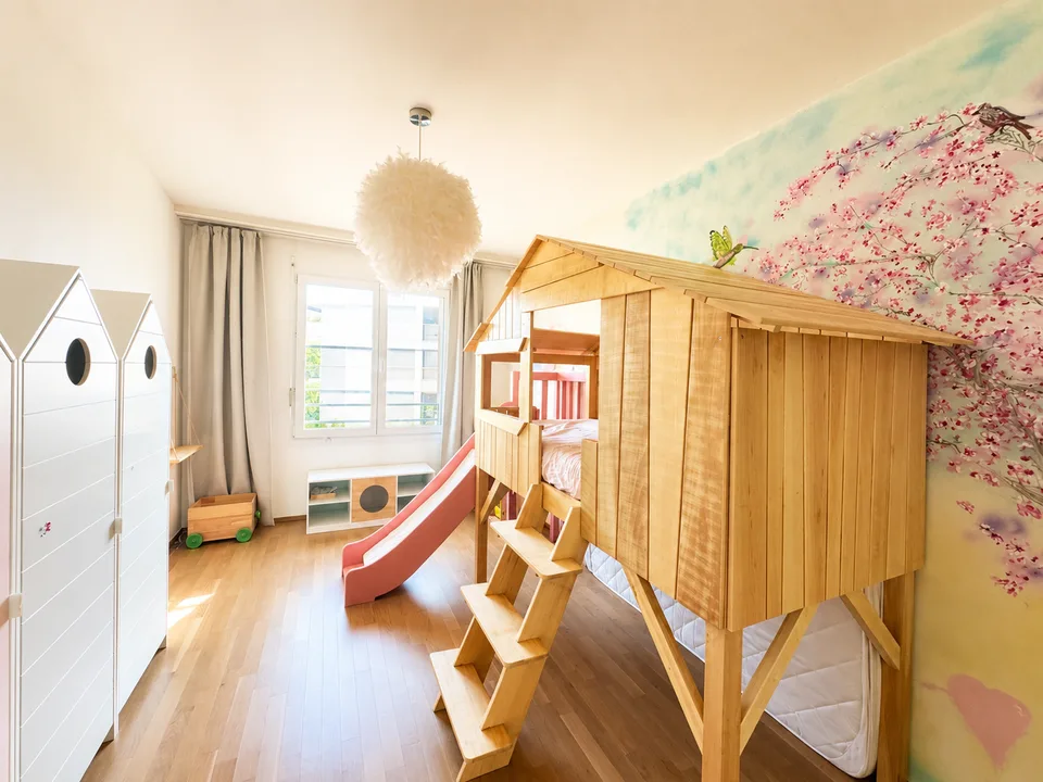 Spacious 5-room attic apartment with breathtaking view – Geneva 1203