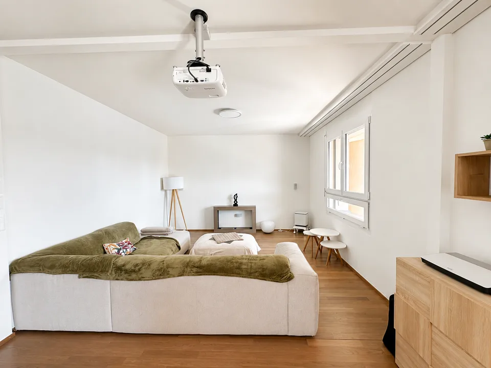 Spacious 5-room attic apartment with breathtaking view – Geneva 1203