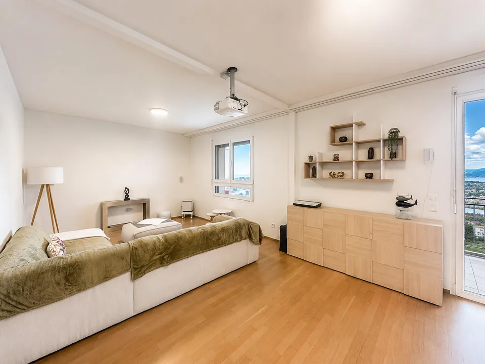 Spacieux appartement en attique de 5 pièces avec vue imprenable – Genève 1203