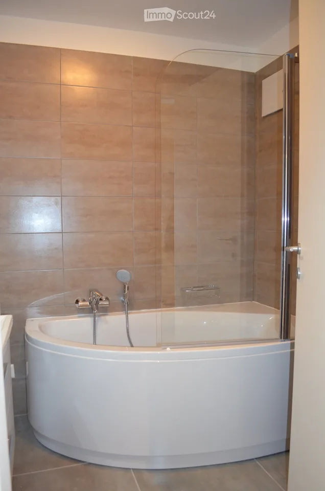 Lumino luminoso, appt. 2 .5 incl. parking+conguagl. affare!!