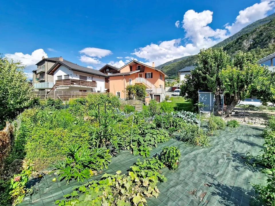 Grône, maison de 4.5 pièces de 151 m2 avec extérieures verdoyant et 2 places de parc – photo 22 sur 50