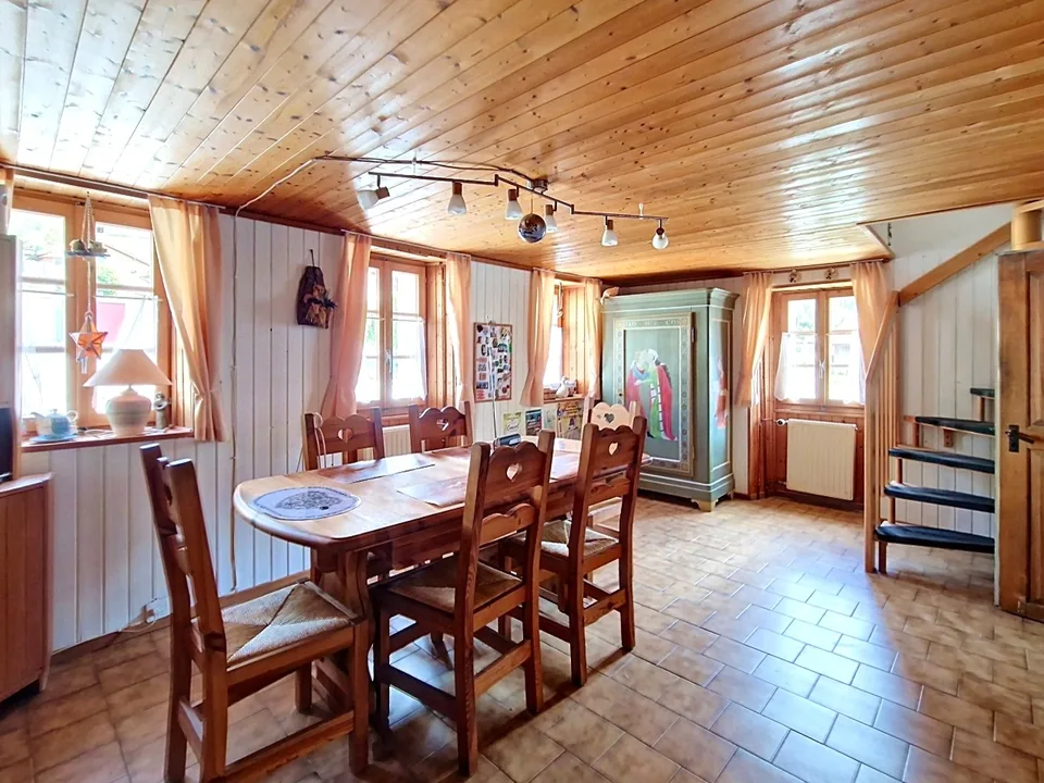 Grône, maison de 4.5 pièces de 151 m2 avec extérieures verdoyant et 2 places de parc – photo 5 sur 50