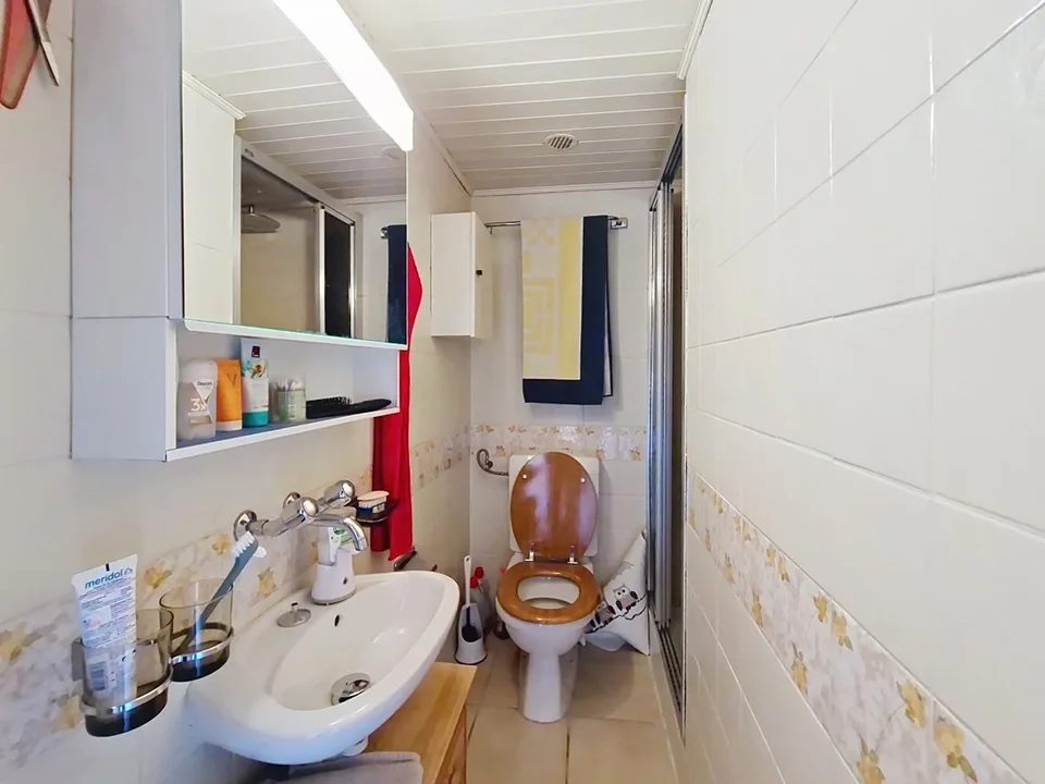 Grône, maison de 4.5 pièces de 151 m2 avec extérieures verdoyant et 2 places de parc – photo 9 sur 50