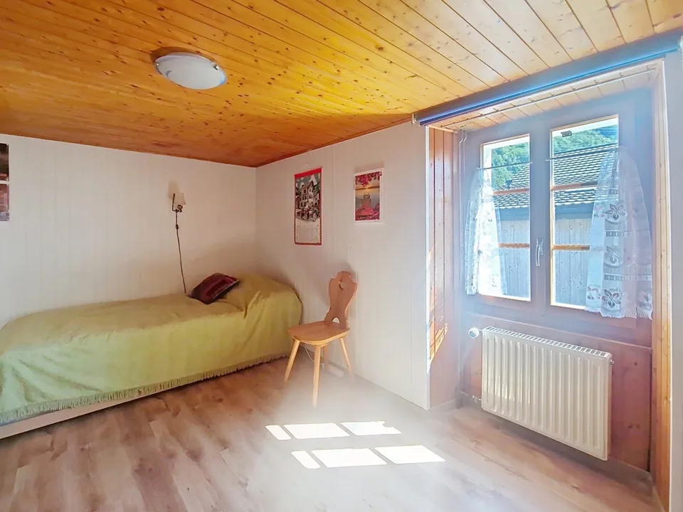 Grône, maison de 4.5 pièces de 151 m2 avec extérieures verdoyant et 2 places de parc – photo 12 sur 50