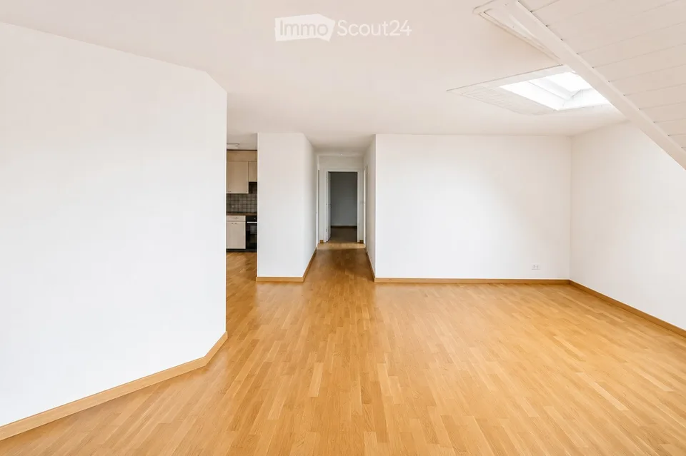 3.5 Zimmerwohnung mit Balkon und schöner Aussicht im Herzen Wetzikon sucht einen neuen Mieter!