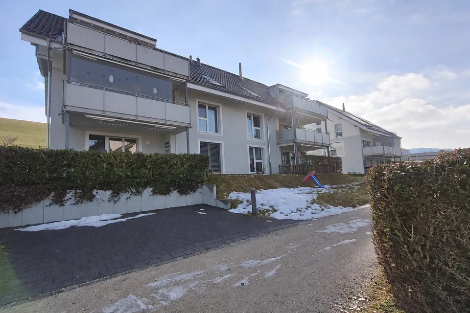 Moderne 4.5-Zimmer-Wohnung im Erdgeschoss in Konolfingen inkl. Doppeleinstellhallenplatz – Foto 2 von 20