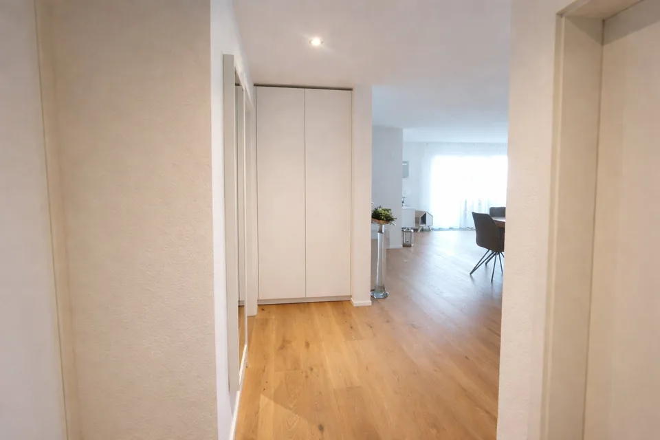 Moderne 4.5-Zimmer-Wohnung im Erdgeschoss in Konolfingen inkl. Doppeleinstellhallenplatz – Foto 4 von 20