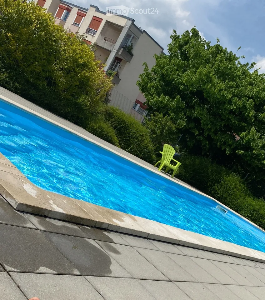 Charming 4.5-room apartment with balcony in Flumenthal