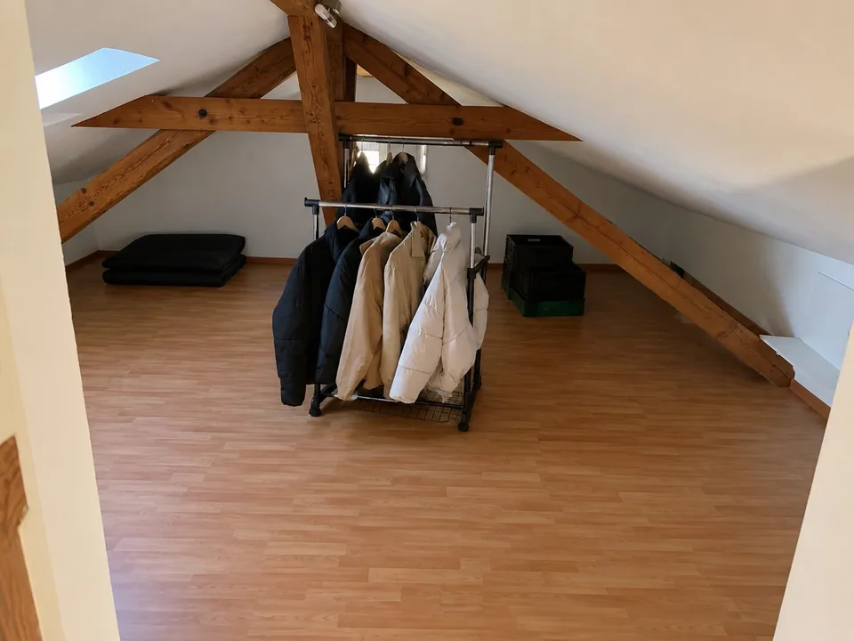 110 m² attic apartment in Fischbach-Göslikon from 01.11