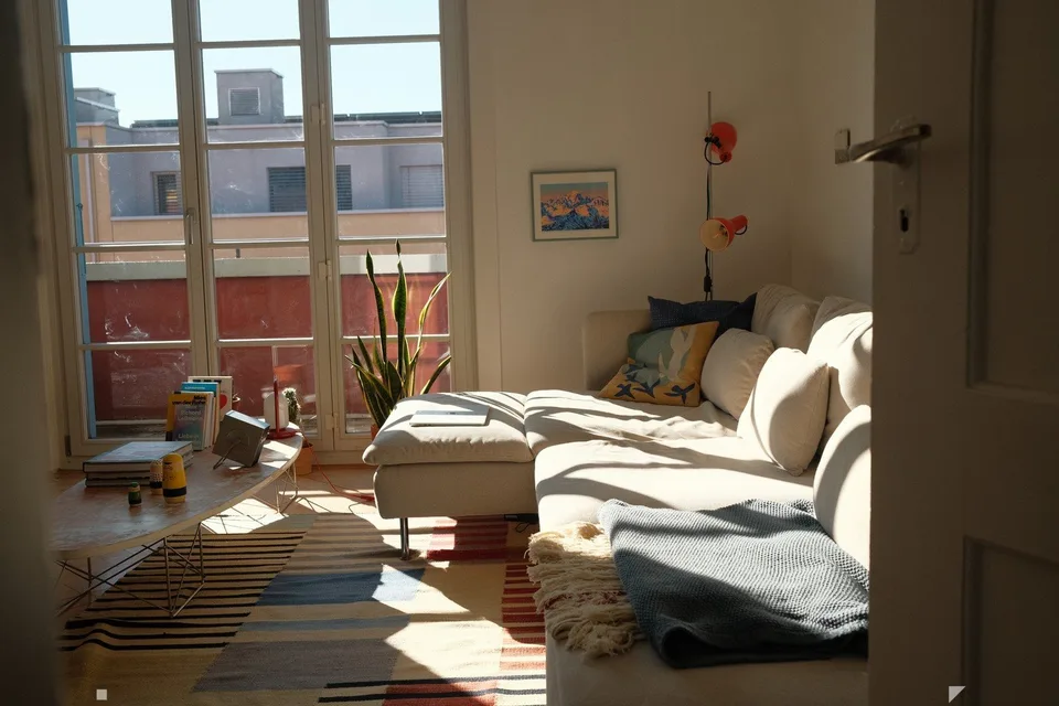 Stilvolle möblierte 3-Zi Altbauwohnung mit Balkon & Homeoffice (JuliSept)