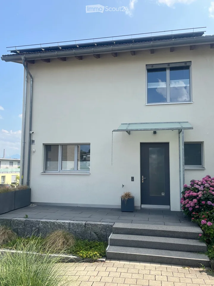 7.5 Zimmer Haus mit Einliegerwohnung