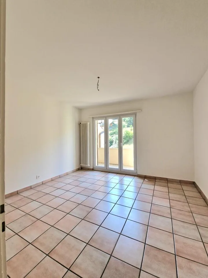 Appart lumineux avec grand balcon (Canton de Berne)
