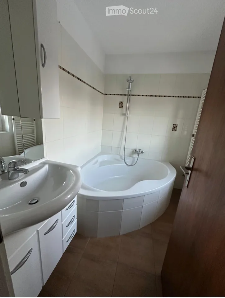 Schöne 2 Zimmer WHG zu vermieten