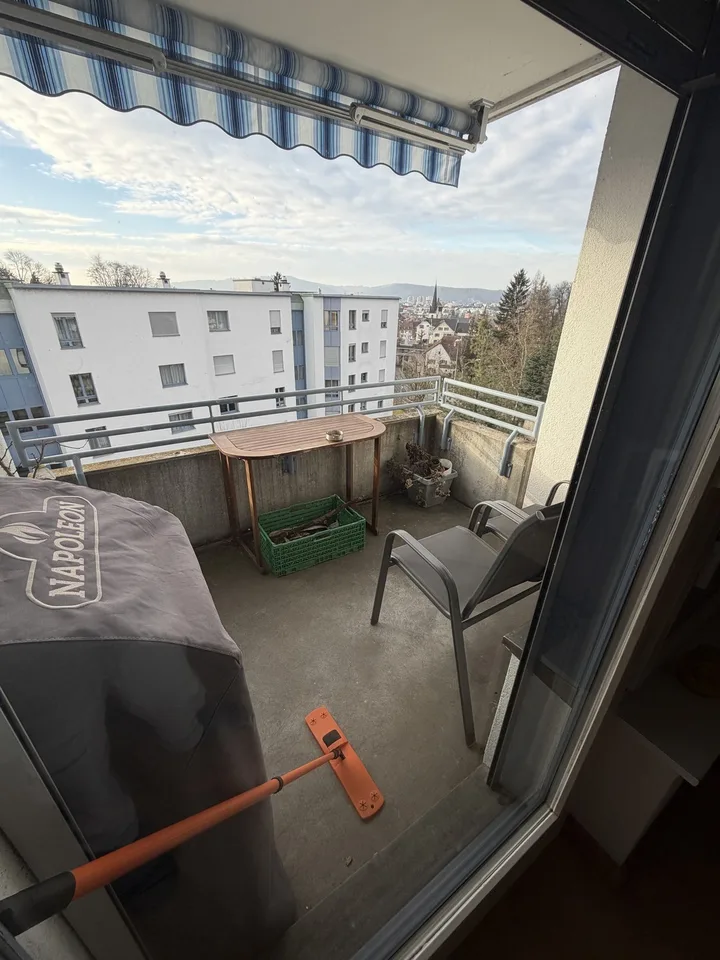 Room for rent 1 month.